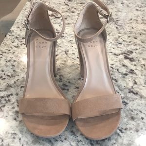 Women’s ankle strap sandals